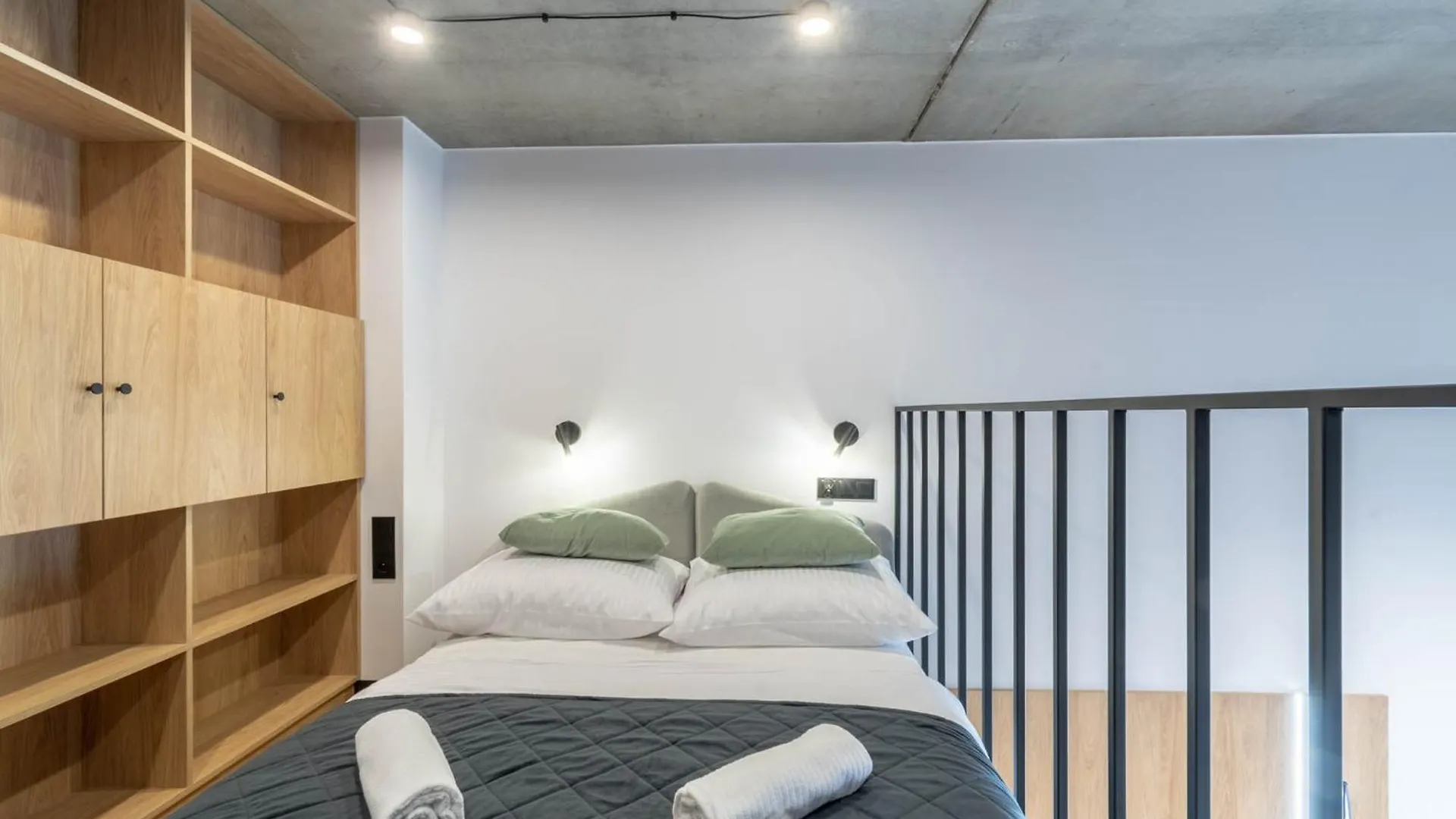 Warta Flow Apartment بوزنان