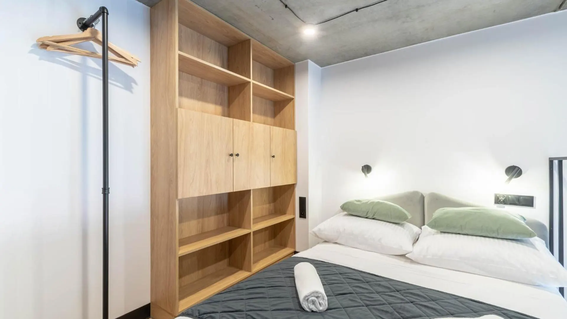 Warta Flow Apartment بوزنان