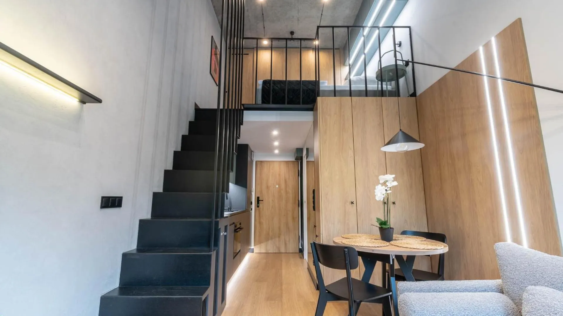 Warta Flow Apartment بوزنان